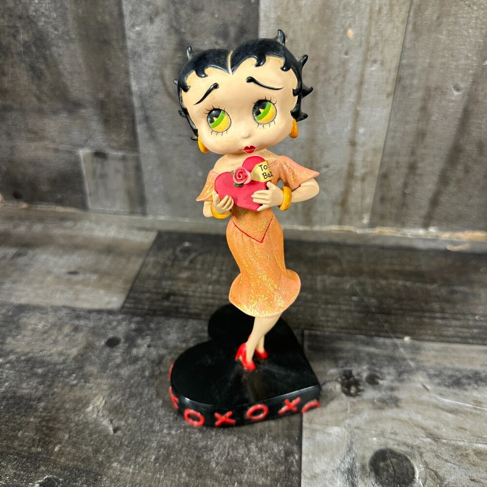 Betty Boop Hugs And Kisses Collector Figurine 1999 Danbury Mint